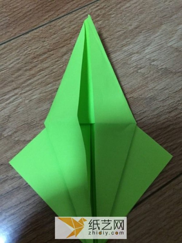 Classic origami is indispensable without the origami paper crane