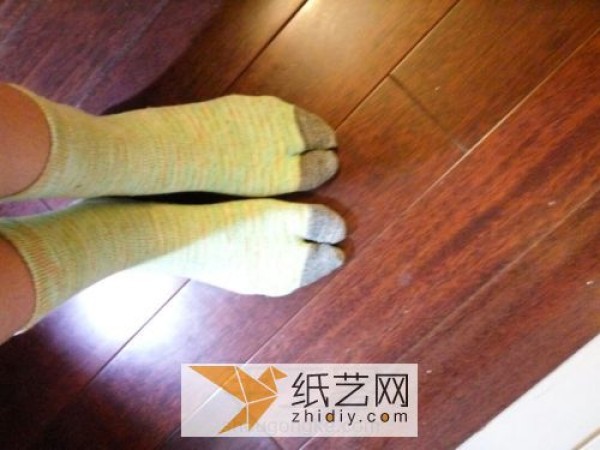 DIY old socks turn waste into treasure and transform them into interesting Japanese style socks