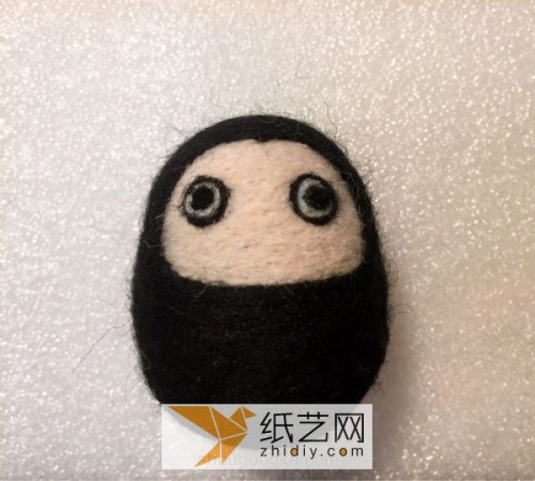 Detailed illustrated tutorial for hand-making Daruma from cute wool felt