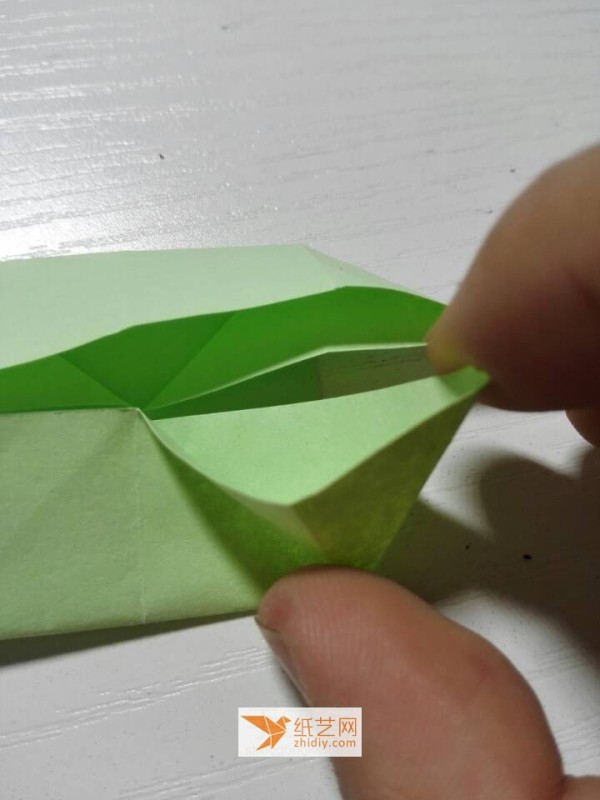 A simple origami four-leaf clover tutorial