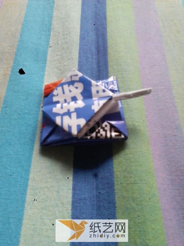 Small and cute origami tank toy