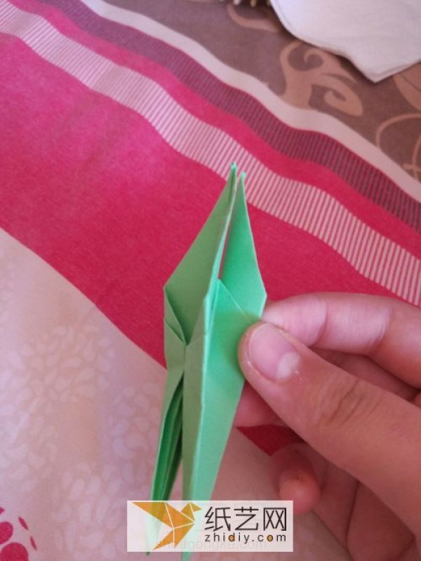 What should I do if I don’t know how to make origami cranes? This detailed tutorial can save you