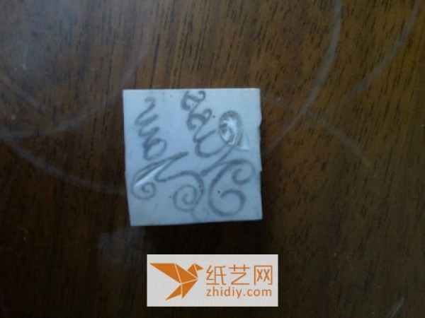 A novice made a beautiful rubber stamp with English letters