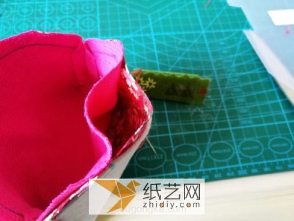 Tutorial on how to make a classic fabric coin purse and gold bag as a Mother’s Day gift