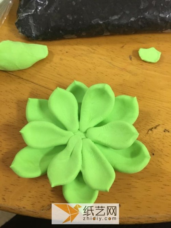 Super simulated succulents made from ultra-light clay. This is the Teacher’s Day gift.