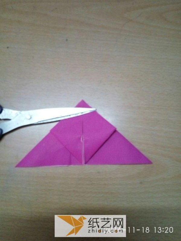 How to make a three-dimensional origami butterfly. Teach you step by step how to fold a three-dimensional origami butterfly.