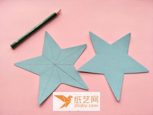 Tutorial on how to make three-dimensional paper star hangings Another Christmas decoration idea