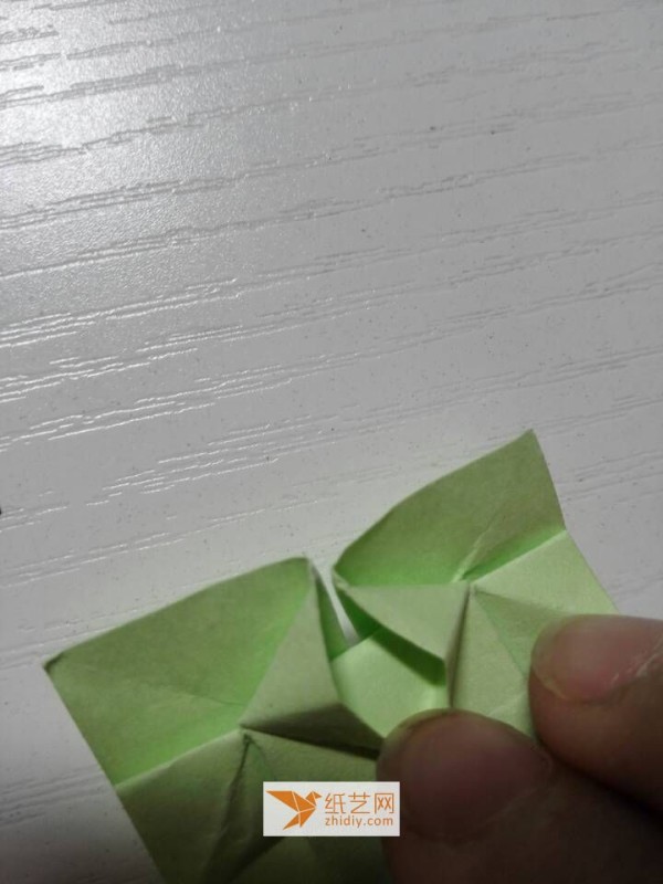 A simple origami four-leaf clover tutorial