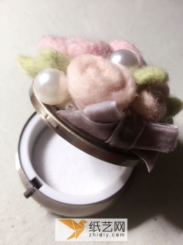 Girly Heart Ring Box Decorated with Wool Felt Valentine’s Day Gifts Can’t Be Bare