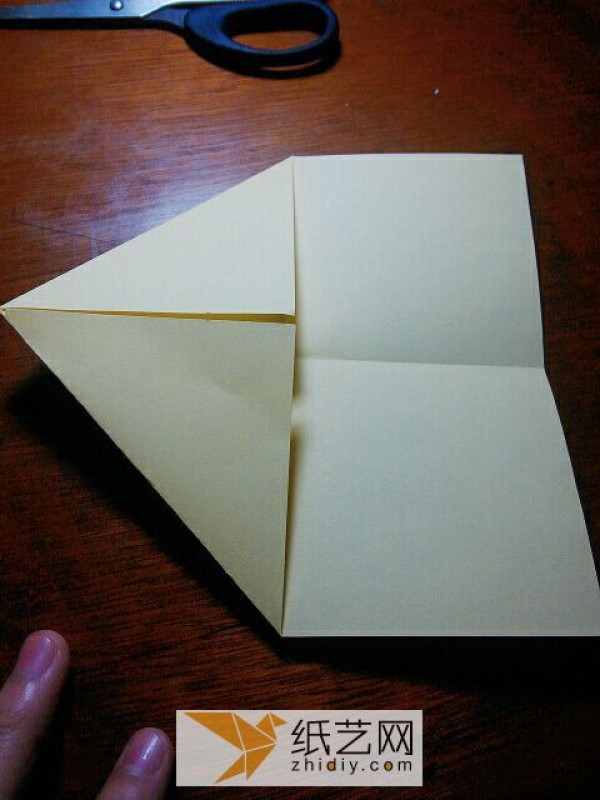 Manual illustrated tutorials and detailed methods for making origami artifacts for April Fool’s Day