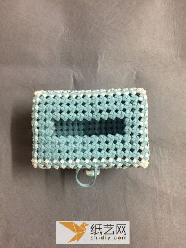 Use the knitting method to make tissue boxes. Illustrated tutorial on hand-knitting a storage box.