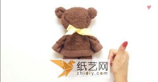 How to make handmade fabrics that turn towels into teddy bears. Full of little surprises in life