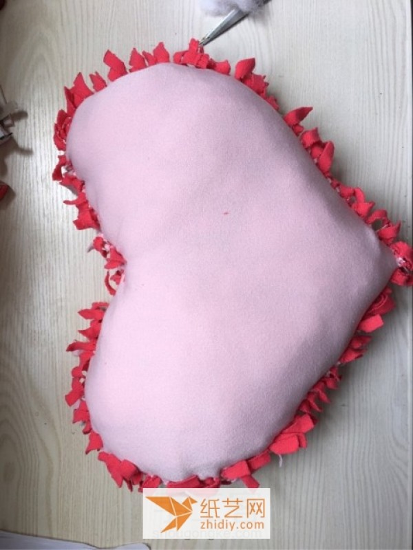 Simple heart-shaped pillow New Year decoration making tutorial without needlework