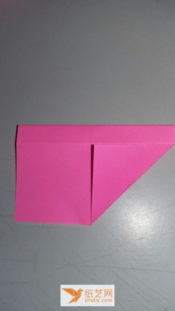 Tutorial on how to make a four-color origami gift box with a lid. It’s a great gift box for Teacher’s Day.