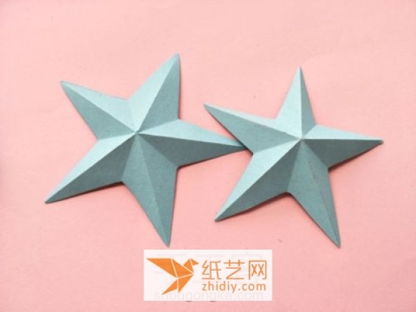 Tutorial on how to make three-dimensional paper star hangings Another Christmas decoration idea