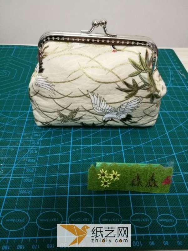 Make a fabric clutch bag as a gift for Mother’s Day (tutorial with multiple pictures)