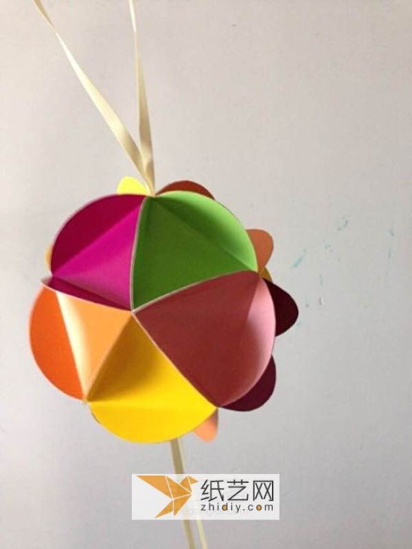 Tutorial on how to make 5-color origami flower balls in 12 steps