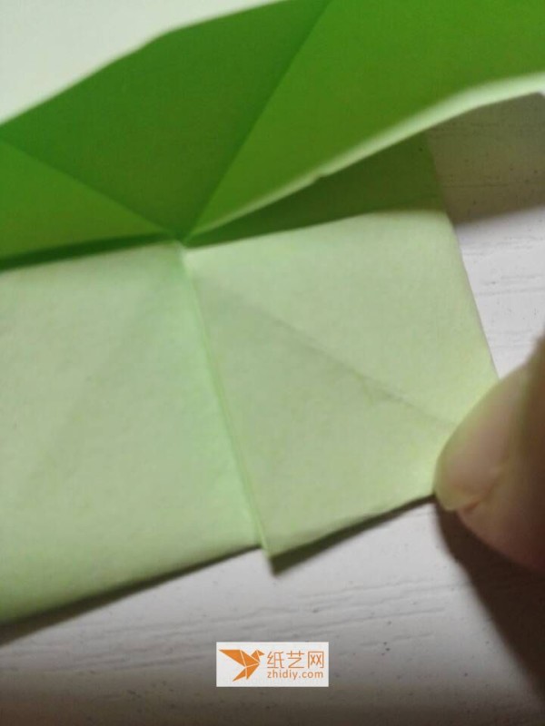 A simple origami four-leaf clover tutorial