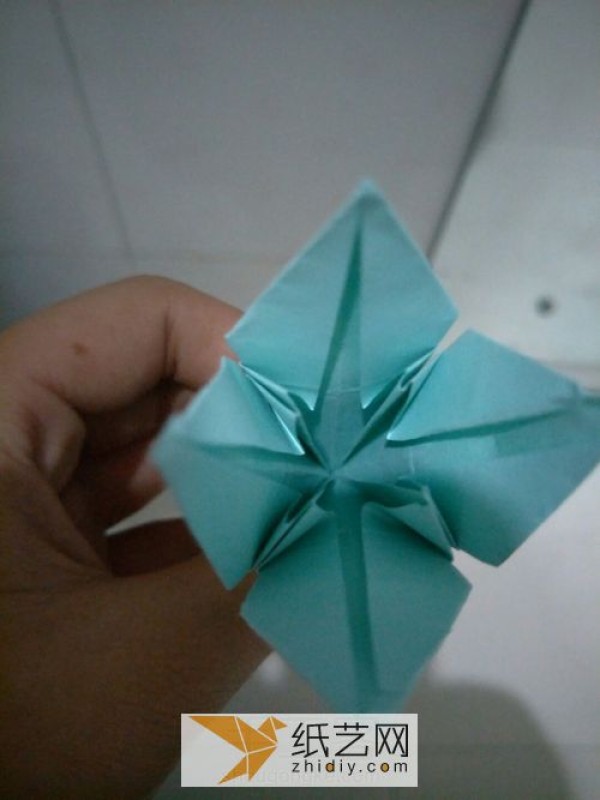 New origami lily tutorial, teach you step by step how to fold origami flowers