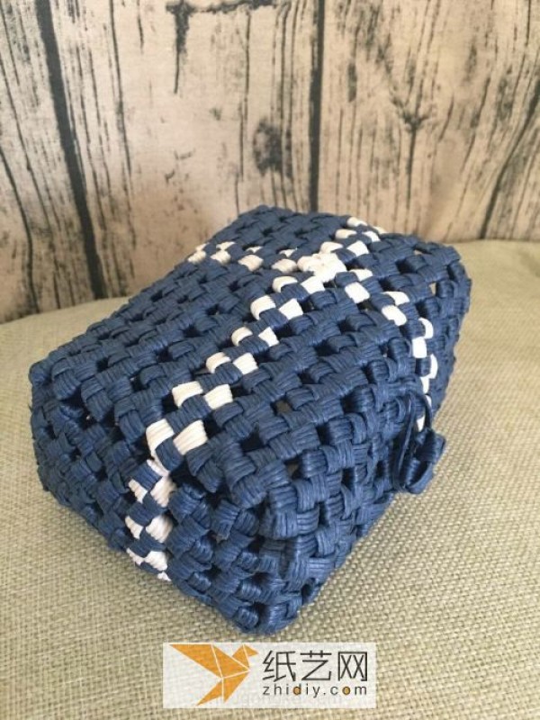 Basic square knitting provides unlimited space for Mother’s Day gifts