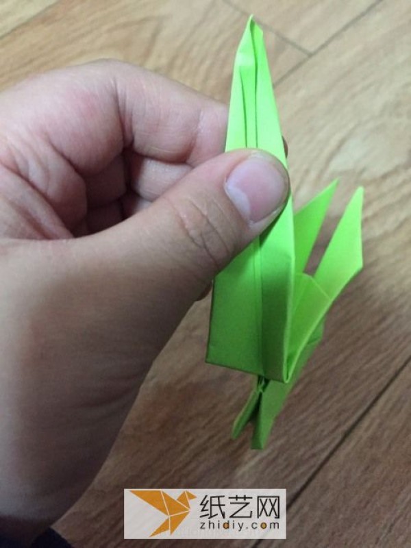 Classic origami is indispensable without the origami paper crane