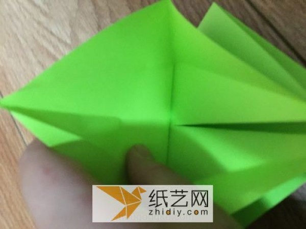 Classic origami is indispensable without the origami paper crane