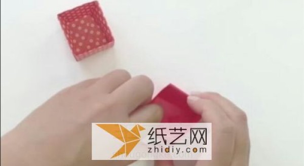 A simple way to make origami tomatoes. How to DIY a creative handmade storage box.