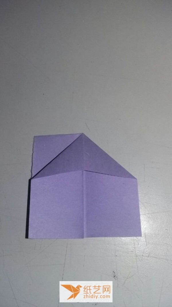 A tutorial on how to make a simple origami hat. I wouldn’t object if it’s an origami box.