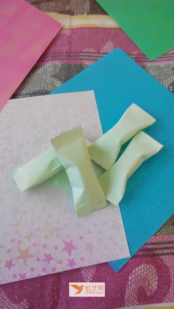 Use origami to make candy packaging (with tutorial)