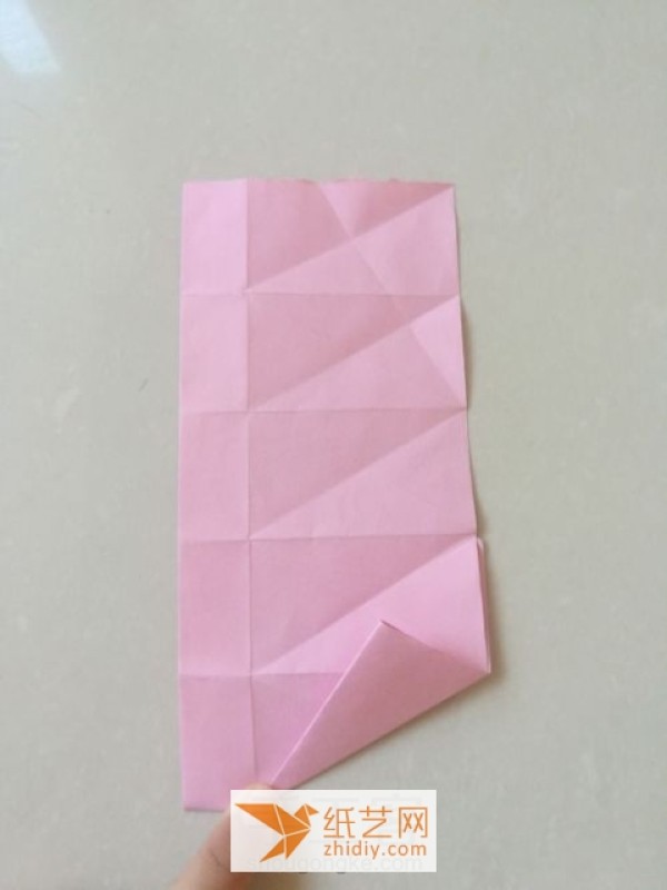 Tutorial on making a hexagonal flower origami lid for a Valentines Day gift box