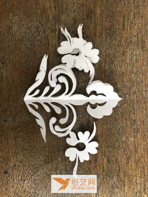 Tutorial on making complex and beautiful traditional Spring Festival paper-cut window grilles