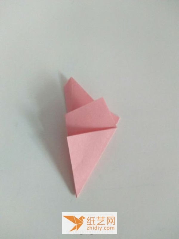 Want this five-pointed star origami box? Let’s watch the tutorial