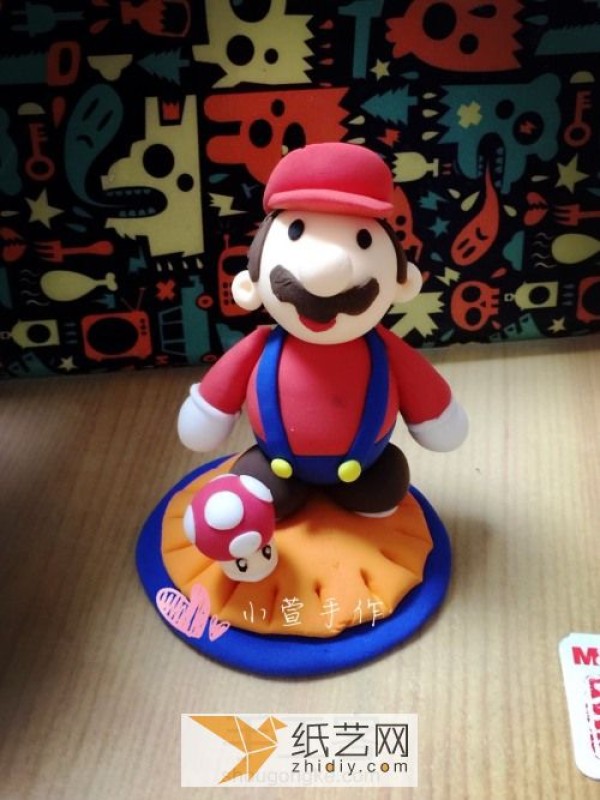 A birthday gift for a good friend: Super Mario doll made of ultra-light clay