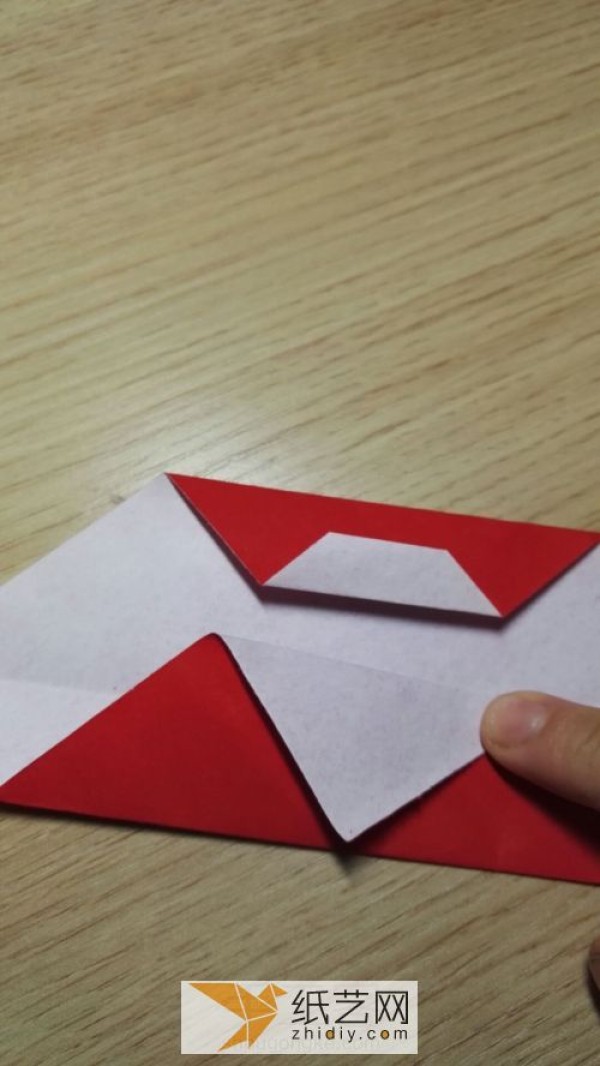 Real photos of how to make an origami Santa Claus that is simple and easy for children to learn