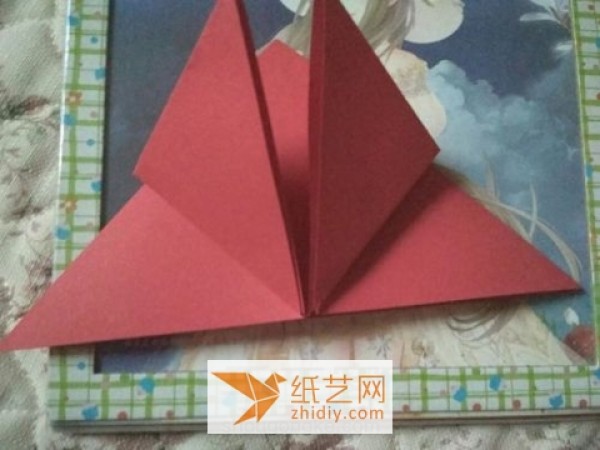 A very practical tutorial for making simple origami roses for Valentines Day