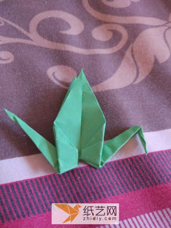 What should I do if I don’t know how to make origami cranes? This detailed tutorial can save you