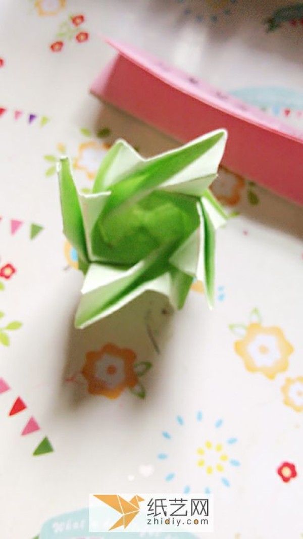 Simple origami roses that are easy to learn. Complete collection of handmade roses