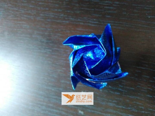 Super easy to learn tutorial on handmade origami roses (reposted)