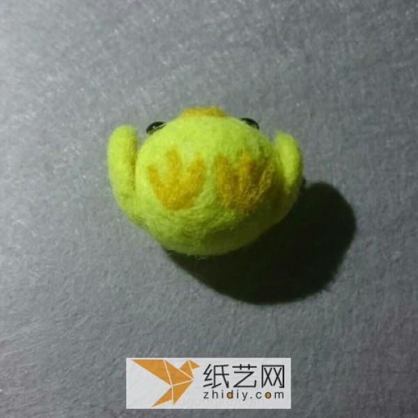 Wool felt little yellow chicken, a super simple Children’s Day gift