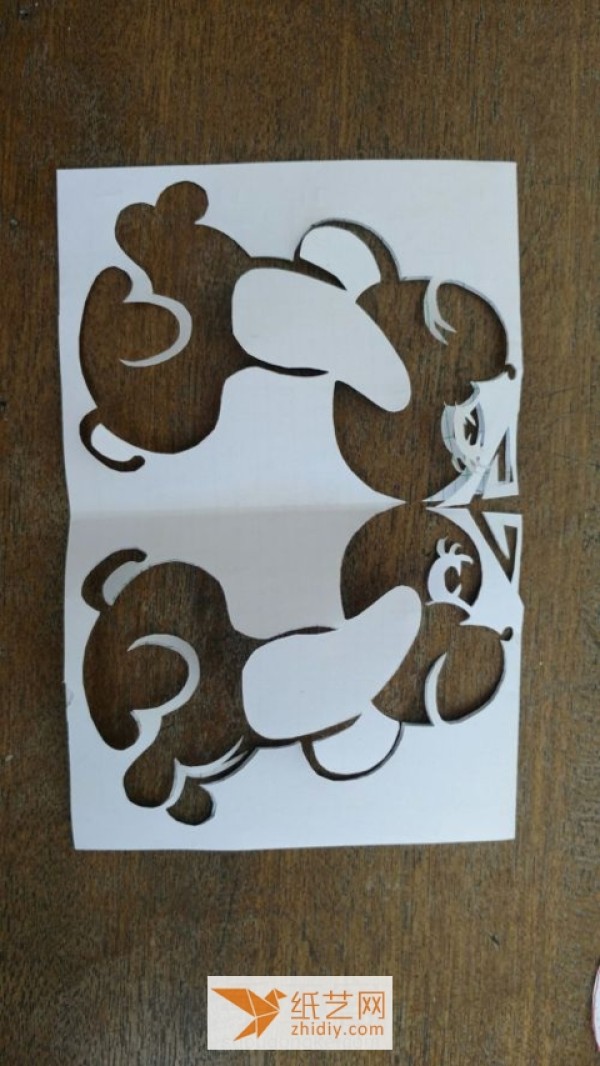 Tutorial on how to make paper-cut window grilles for the Year of the Dog