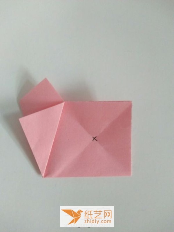 Want this five-pointed star origami box? Let’s watch the tutorial