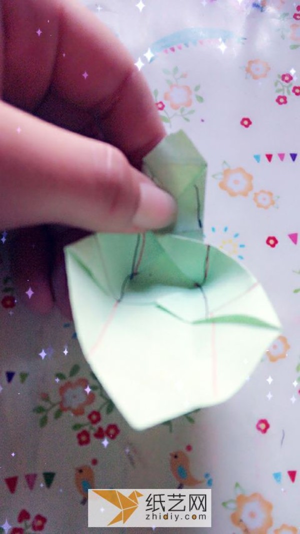 Illustrated tutorial on origami butterfly box How to make a creative storage box