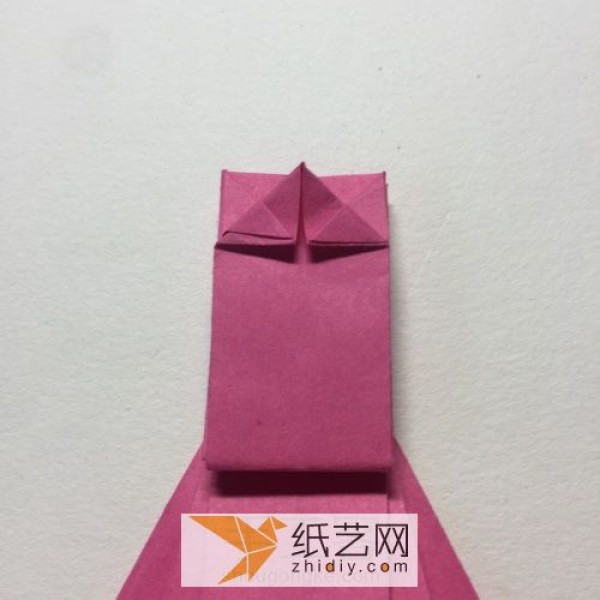 Illustrated tutorial on hand-made origami dress. How to fold a three-dimensional skirt to make it look beautiful.