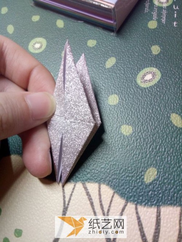 The new folding method of origami cranes is more three-dimensional and lifelike