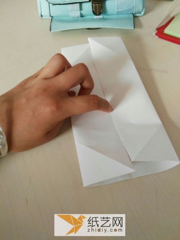 Very simple and practical origami mobile phone holder