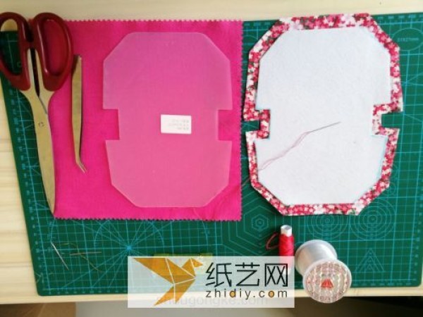 Tutorial on how to make a classic fabric coin purse and gold bag as a Mother’s Day gift