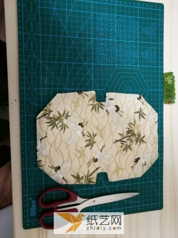 Make a fabric clutch bag as a gift for Mother’s Day (tutorial with multiple pictures)