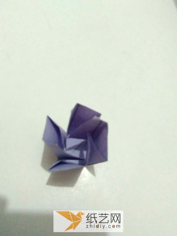 How to make origami flowers by hand. Tutorial on origami tulips.