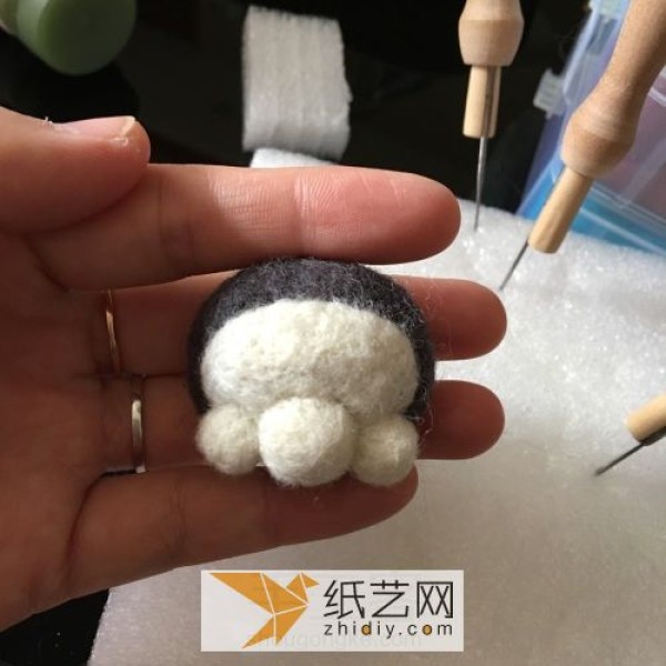 Illustrated tutorial on how to make monkey Sai Lei dolls made of wool felt