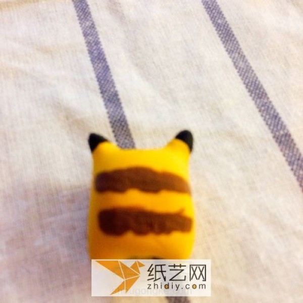 Pikachu key chain made of ultra-light clay Pokemon is eternal love